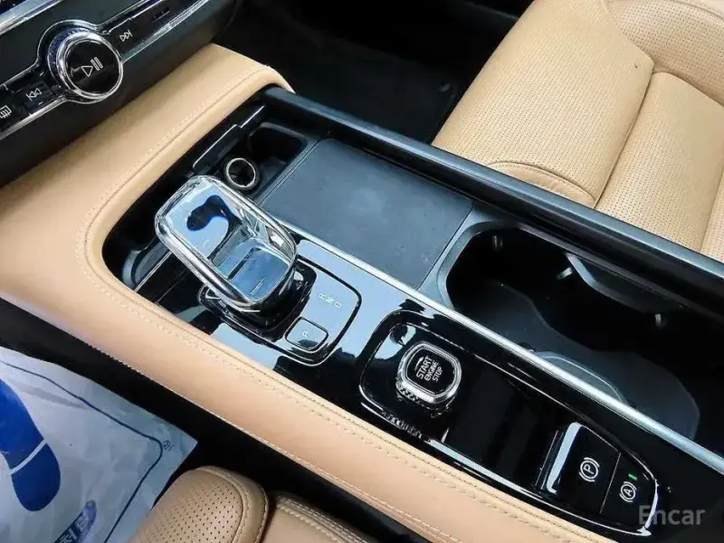 2022 Volvo S90 с пробегом 99 880 км