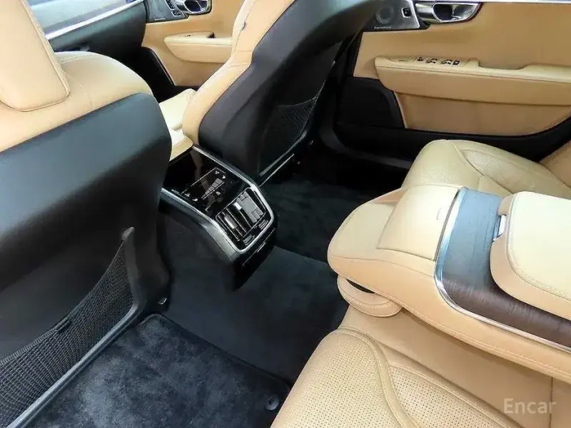 2022 Volvo S90 с пробегом 99 880 км