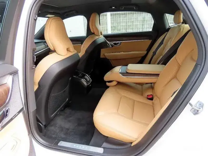 2022 Volvo S90 с пробегом 99 880 км