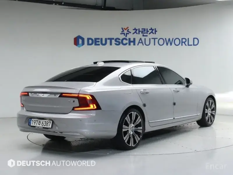 2023 Volvo S90 с пробегом 63 975 км