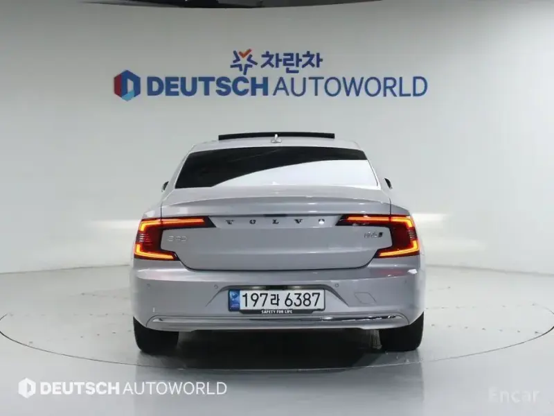 2023 Volvo S90 с пробегом 63 975 км