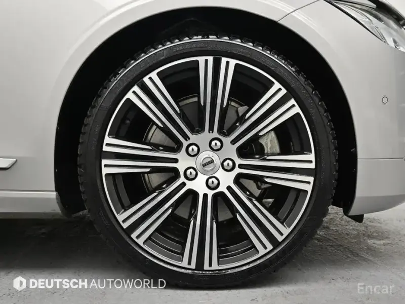 2023 Volvo S90 с пробегом 63 975 км