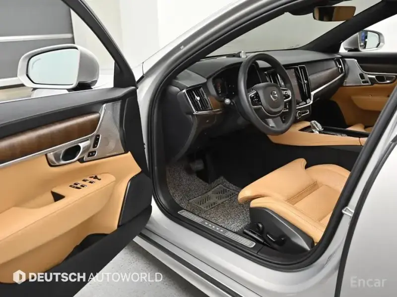 2023 Volvo S90 с пробегом 63 975 км