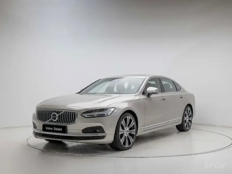 2024 Volvo S90 с пробегом 590 км