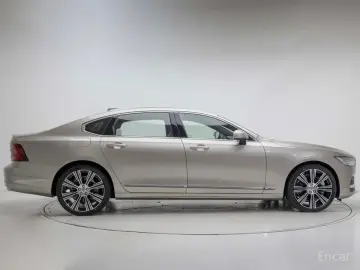 2024 Volvo S90 с пробегом 590 км