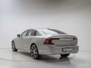 2024 Volvo S90 с пробегом 590 км