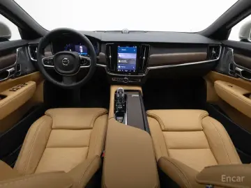 2024 Volvo S90 с пробегом 590 км