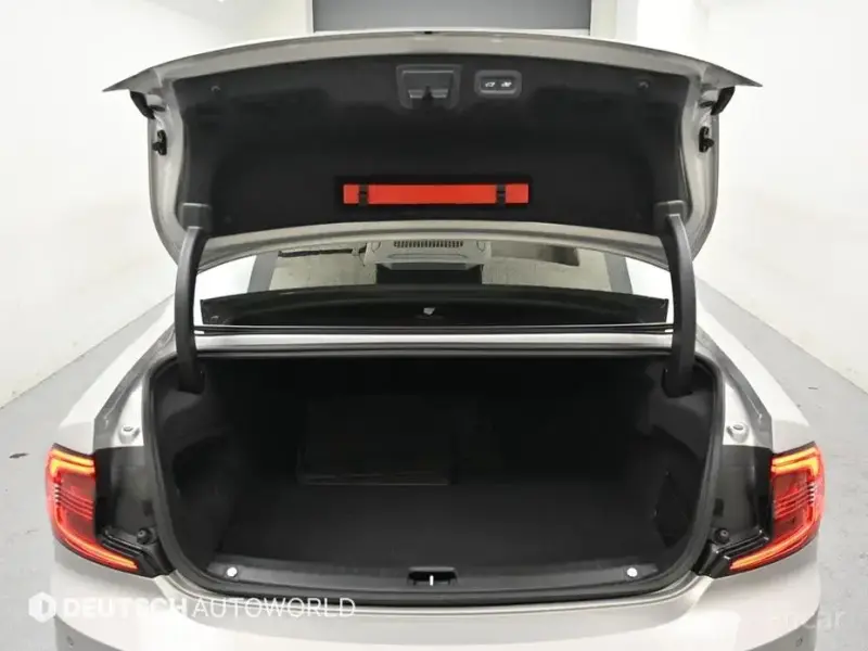 2023 Volvo S90 с пробегом 63 975 км
