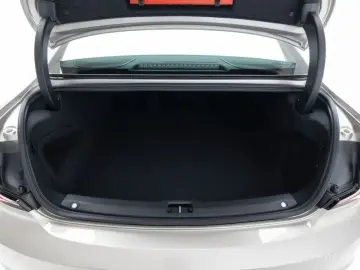 2024 Volvo S90 с пробегом 590 км