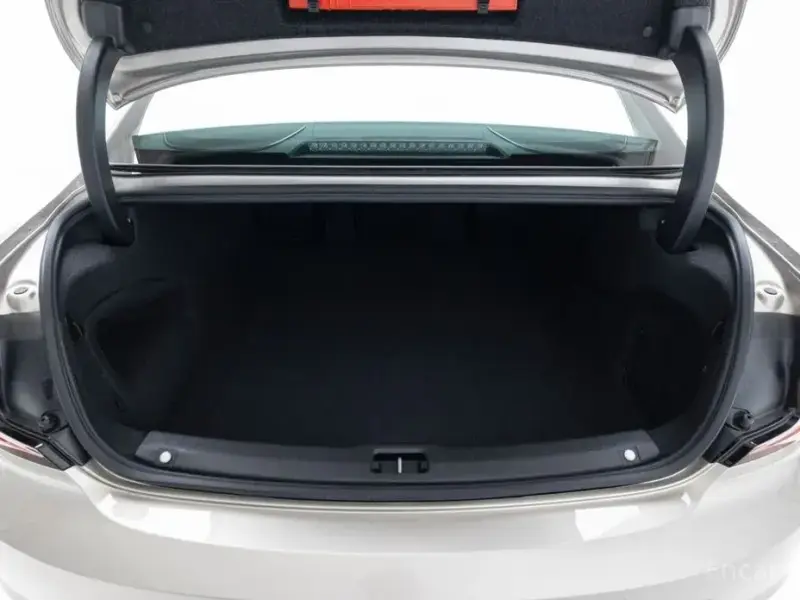 2024 Volvo S90 с пробегом 590 км