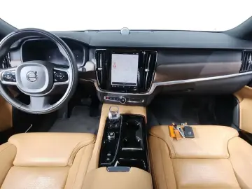 2022 Volvo S90 с пробегом 41 589 км