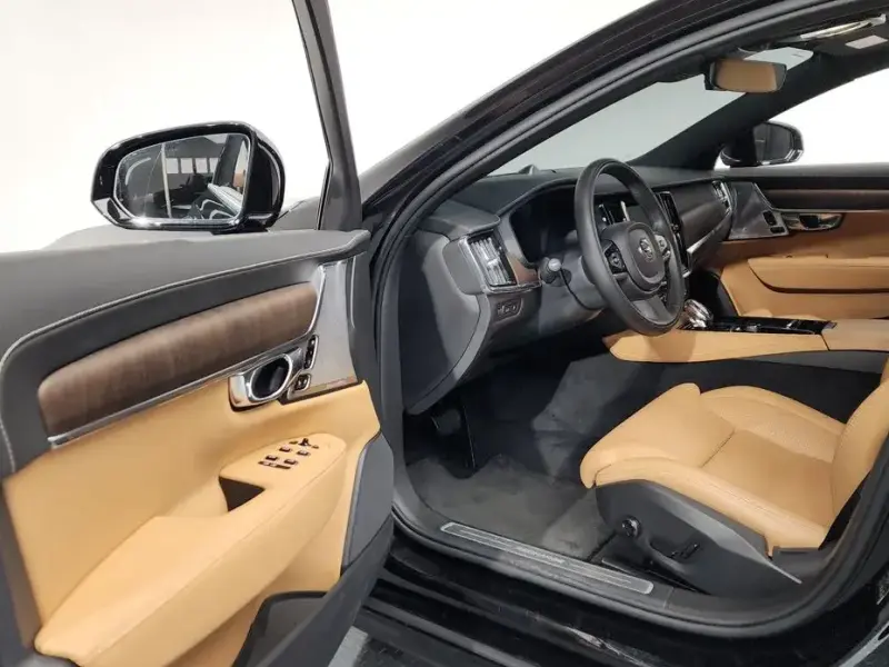2022 Volvo S90 с пробегом 41 589 км