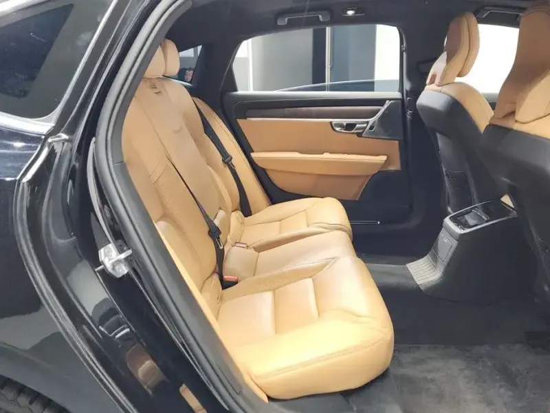 2022 Volvo S90 с пробегом 41 589 км