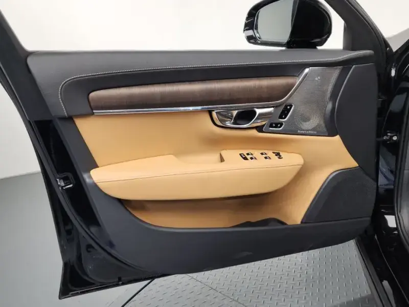 2022 Volvo S90 с пробегом 41 589 км