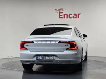 2023 Volvo S90 с пробегом 106 287 км