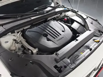 2023 Volvo S90 с пробегом 106 287 км