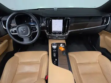2023 Volvo S90 с пробегом 106 287 км