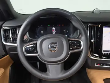 2023 Volvo S90 с пробегом 106 287 км