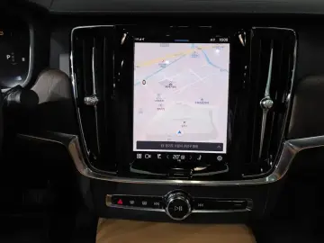 2023 Volvo S90 с пробегом 106 287 км