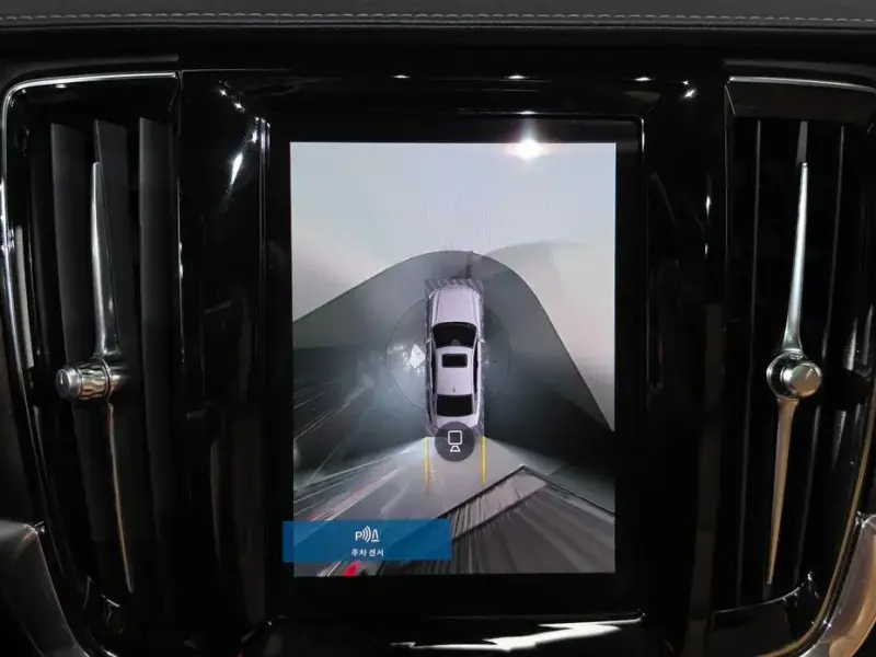 2023 Volvo S90 с пробегом 106 287 км