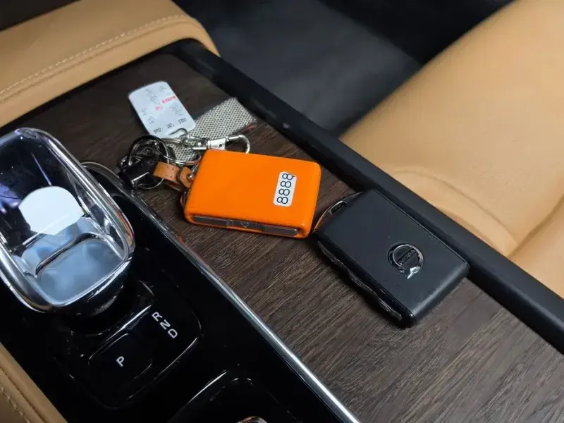2023 Volvo S90 с пробегом 106 287 км