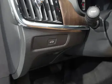 2023 Volvo S90 с пробегом 106 287 км