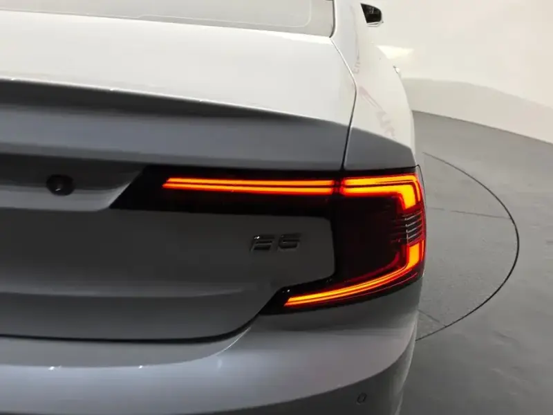 2023 Volvo S90 с пробегом 106 287 км