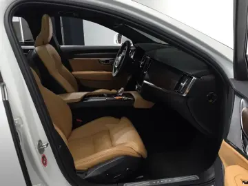 2023 Volvo S90 с пробегом 106 287 км