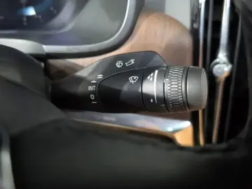 2023 Volvo S90 с пробегом 106 287 км