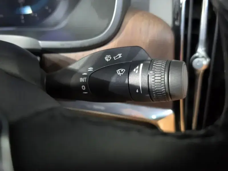 2023 Volvo S90 с пробегом 106 287 км