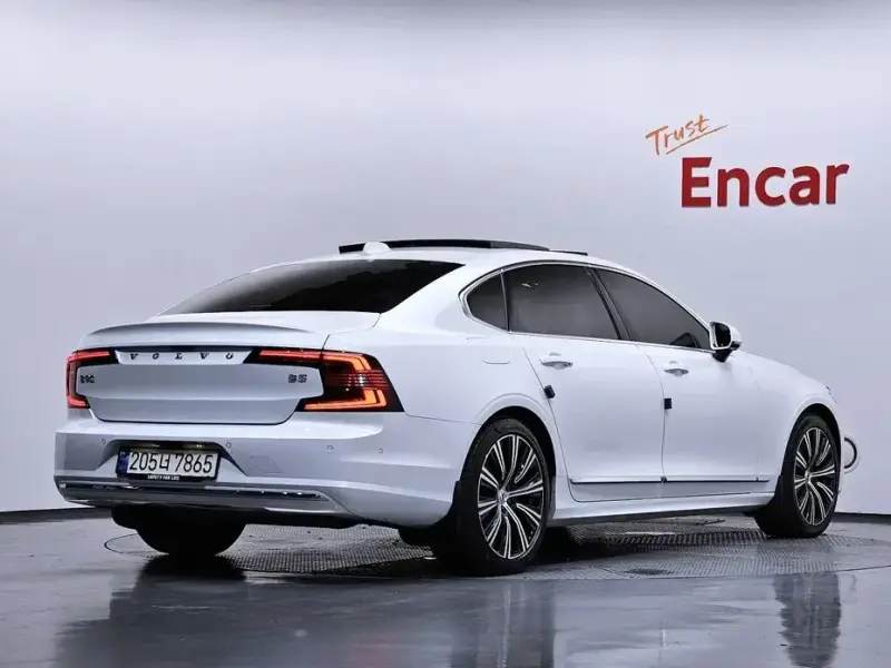 2024 Volvo S90 с пробегом 54 452 км
