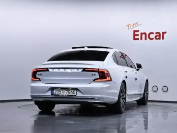 2024 Volvo S90 с пробегом 54 452 км