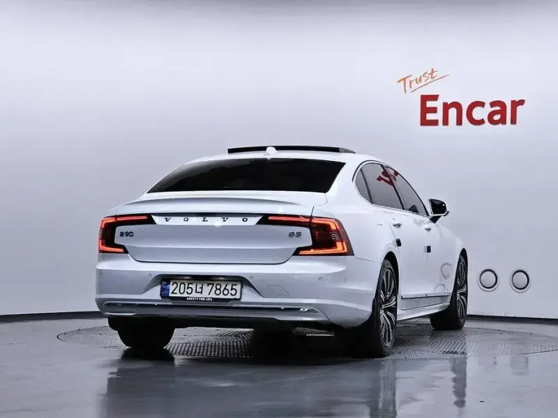 2024 Volvo S90 с пробегом 54 452 км