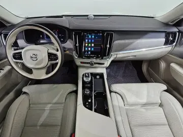 2024 Volvo S90 с пробегом 54 452 км