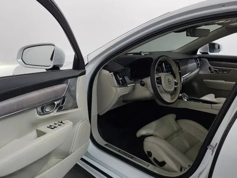 2024 Volvo S90 с пробегом 54 452 км
