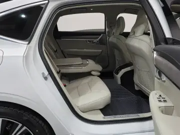 2024 Volvo S90 с пробегом 54 452 км