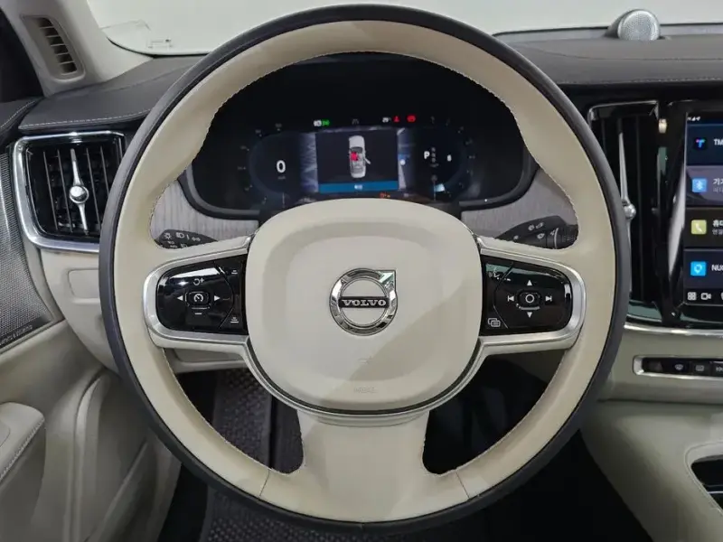 2024 Volvo S90 с пробегом 54 452 км