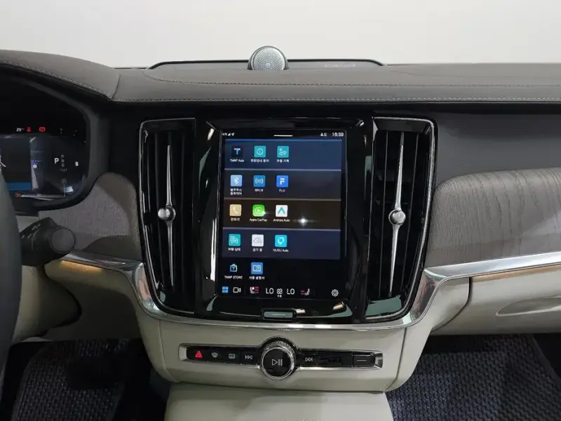 2024 Volvo S90 с пробегом 54 452 км