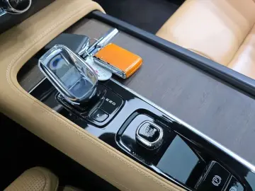 2022 Volvo S90 с пробегом 37 138 км