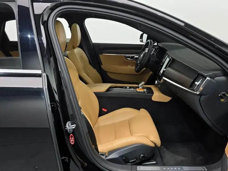 2022 Volvo S90 с пробегом 37 138 км