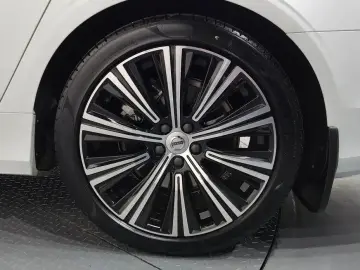 2024 Volvo S90 с пробегом 54 452 км
