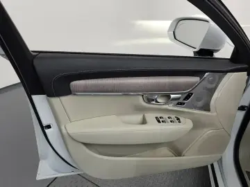 2024 Volvo S90 с пробегом 54 452 км