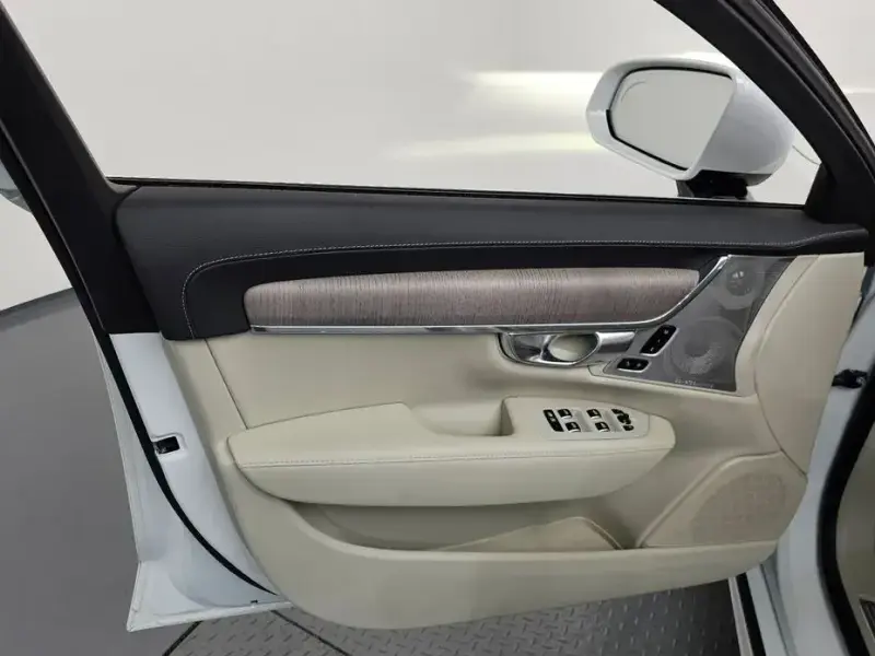 2024 Volvo S90 с пробегом 54 452 км