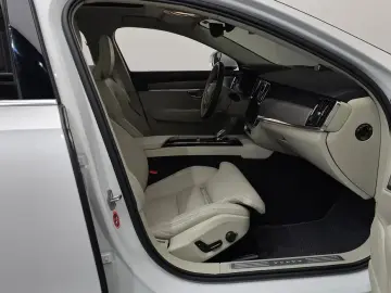 2024 Volvo S90 с пробегом 54 452 км