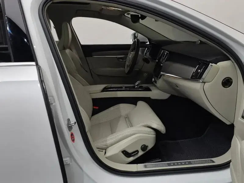 2024 Volvo S90 с пробегом 54 452 км