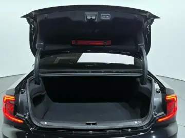 2022 Volvo S90 с пробегом 37 138 км