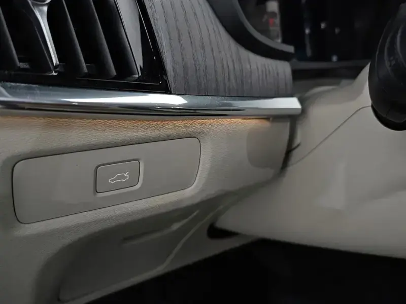 2024 Volvo S90 с пробегом 54 452 км