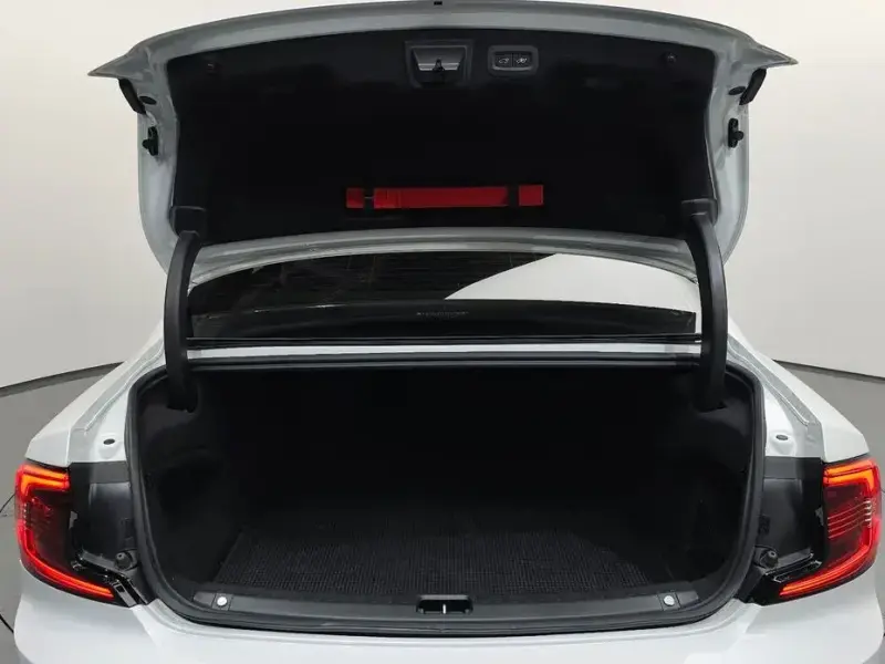 2024 Volvo S90 с пробегом 54 452 км