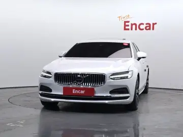 2022 Volvo S90 с пробегом 43 649 км