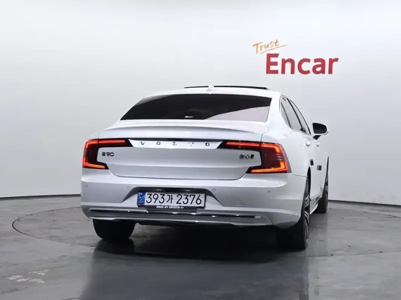 2022 Volvo S90 с пробегом 43 649 км